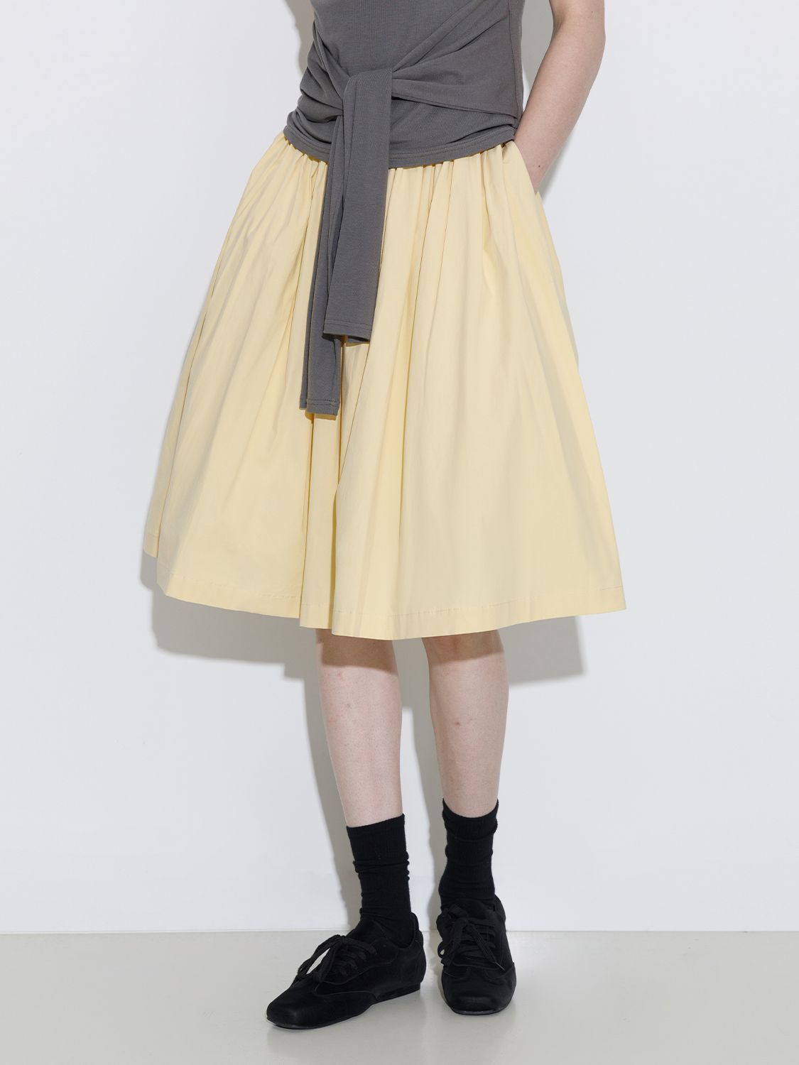 きれいめカジュアル ボリュームたっぷりタックフレアミディスカート