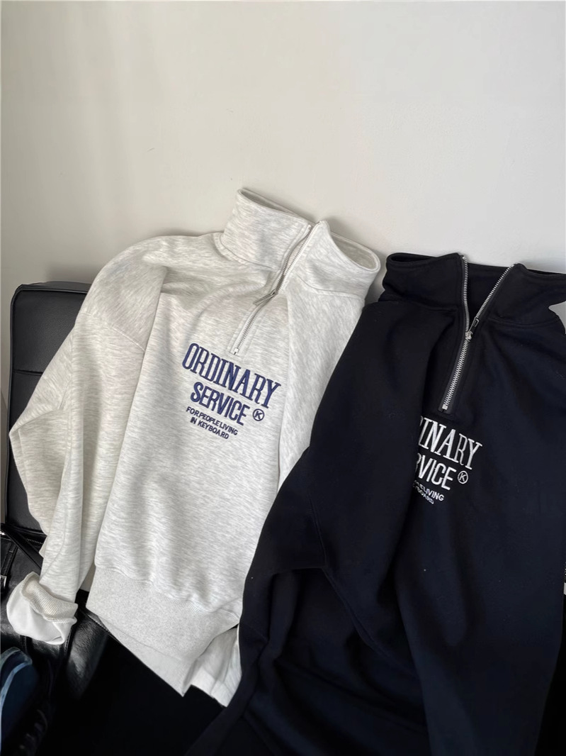 きれいめカジュアル ハーフジップロゴ刺繍入りスタンドカラースエット