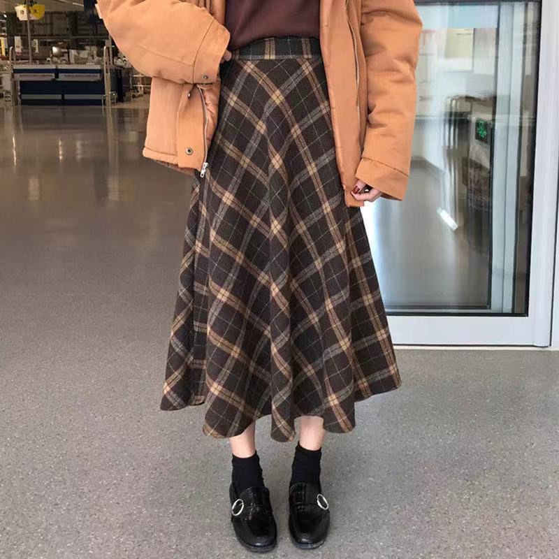 きれいめカジュアル 格子柄ウール混ミディ丈フレアスカート