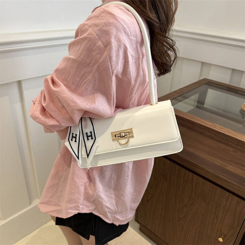 https://fulmo-img-server.com/gracecasual/5cb313c4-04a4-45b9-b256-69dc1d1470bc.jpg