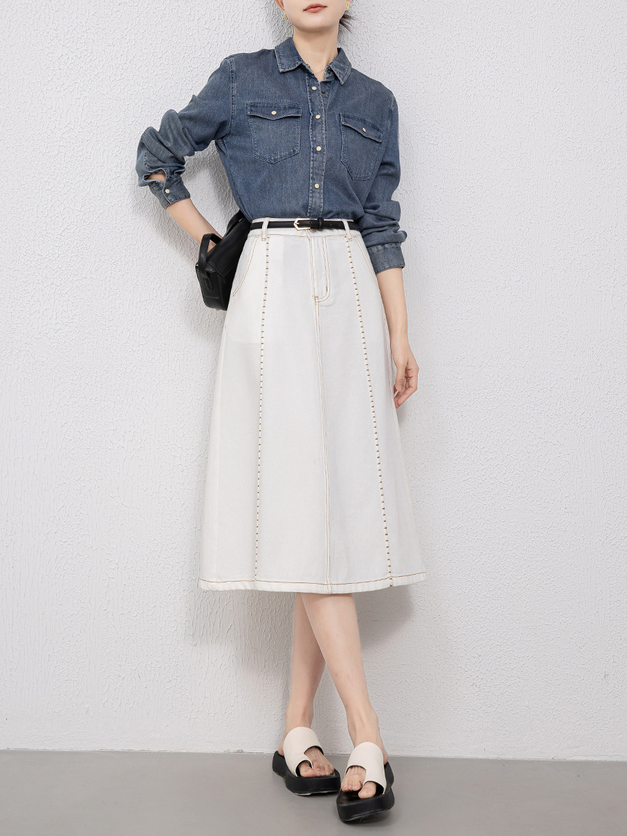 きれいめカジュアル スタッズ付きステッチデザインミディ丈スカート