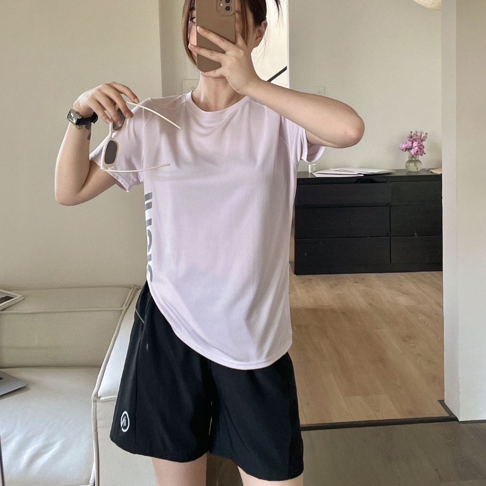 きれいめカジュアル サイドロゴ入り上質素材Tシャツ