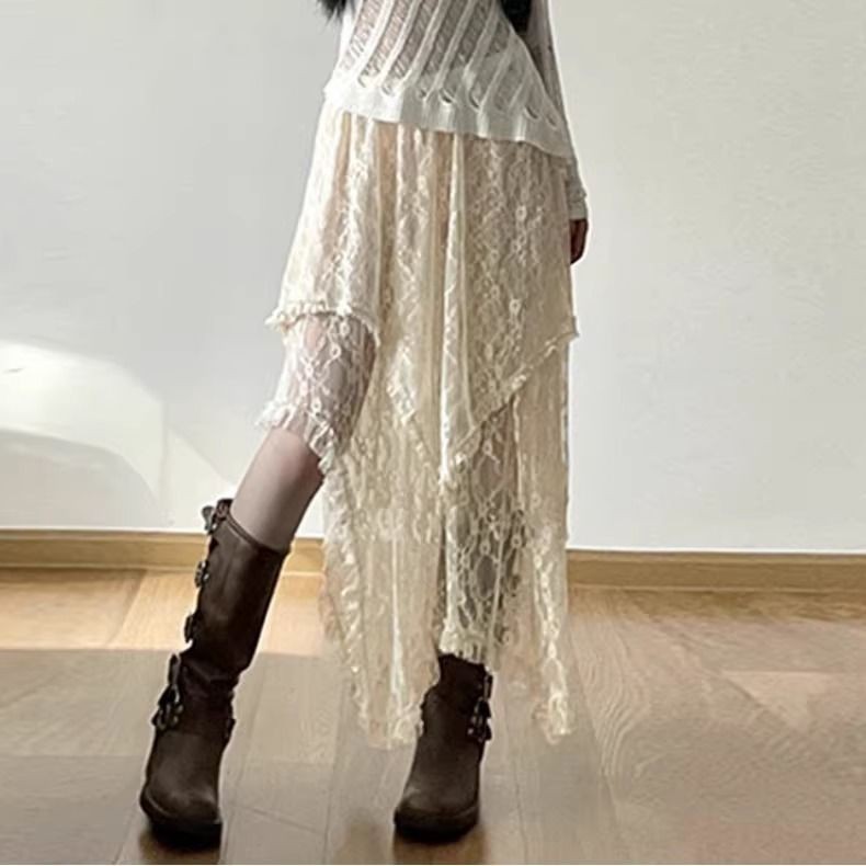 きれいめカジュアル 重ねレースの揺れるティアードスカート