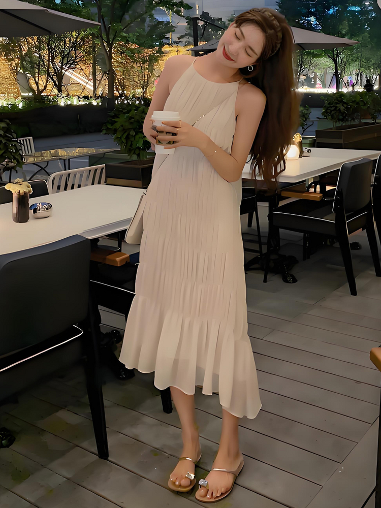 きれいめカジュアル 優美プリーツホルターネックワンピース