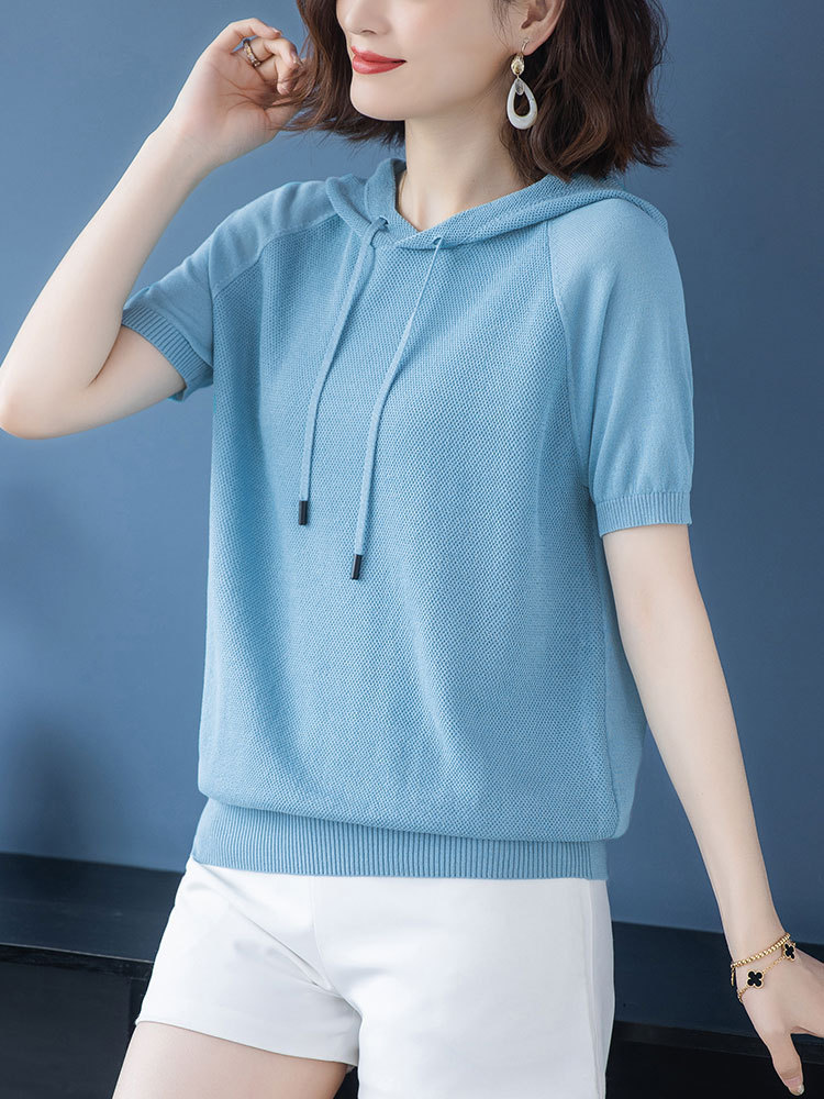 きれいめカジュアル 涼感素材の半袖ニットパーカー
