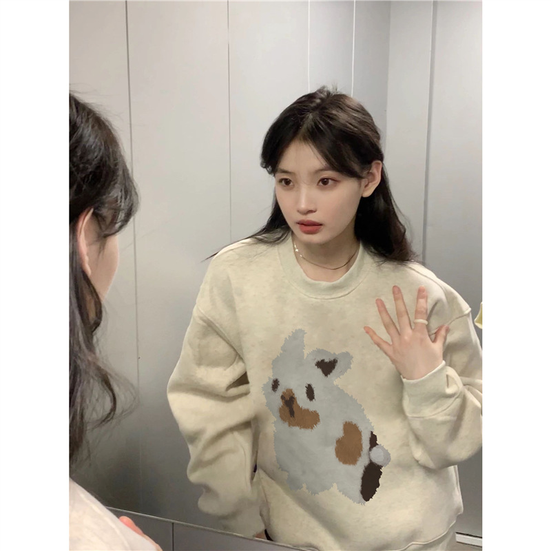 きれいめカジュアル ふわふわうさぎ刺繍のトレーナーゆったりスエット