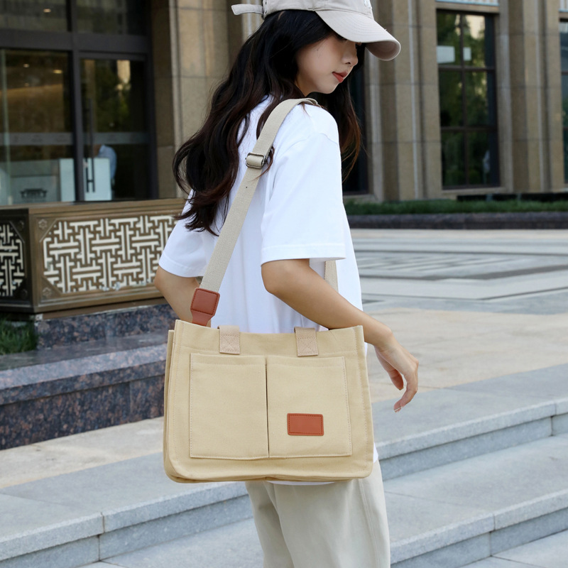 きれいめカジュアル 多収納ポケット付き二層式トートバッグ