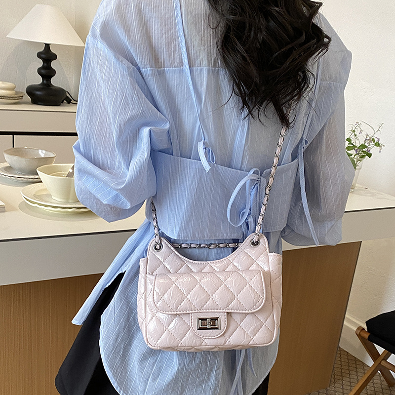 https://fulmo-img-server.com/gracecasual/7b94396a-17d4-48bc-83b5-73069bdaa9d2.jpg