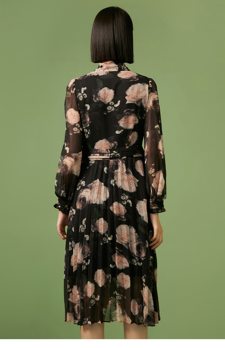 きれいめカジュアル 花柄シフォンプリーツワンピース