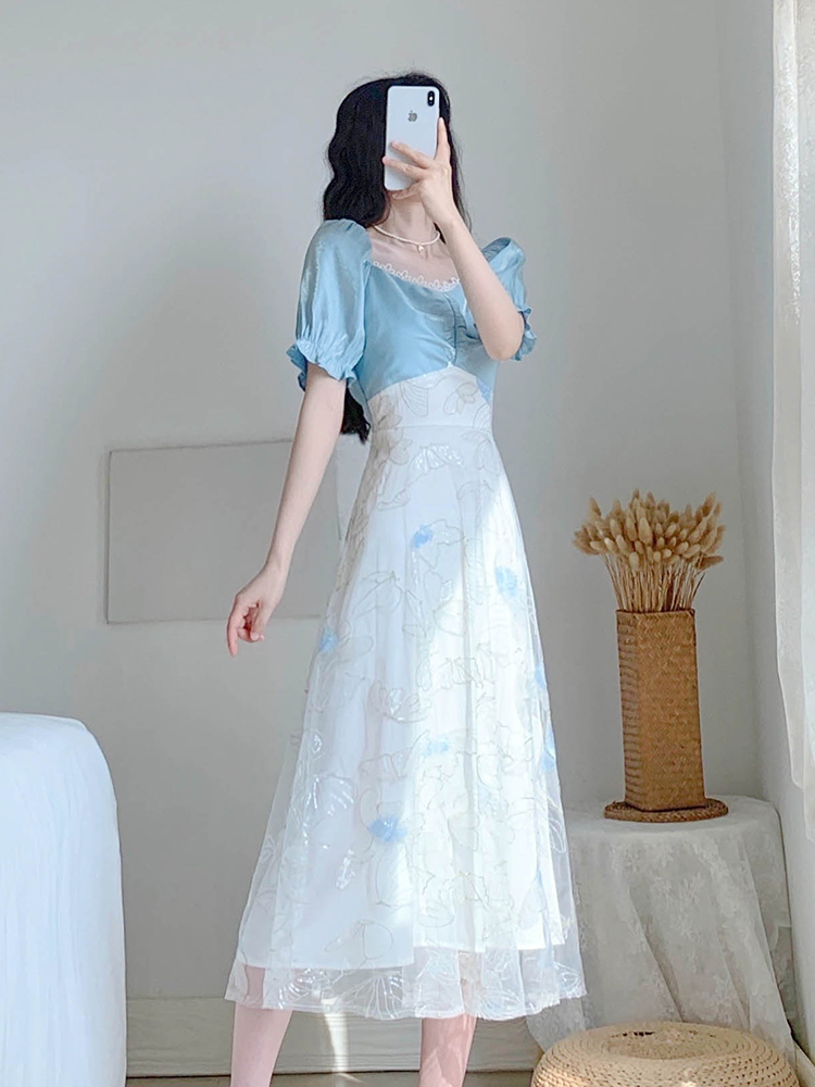 きれいめカジュアル 花刺繍レースパフスリーブワンピース