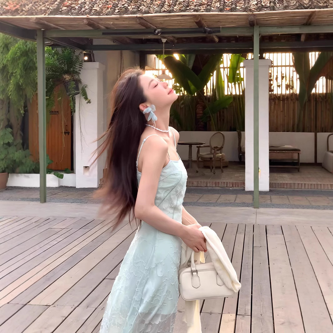 きれいめカジュアル 花模様シアーキャミソールワンピース