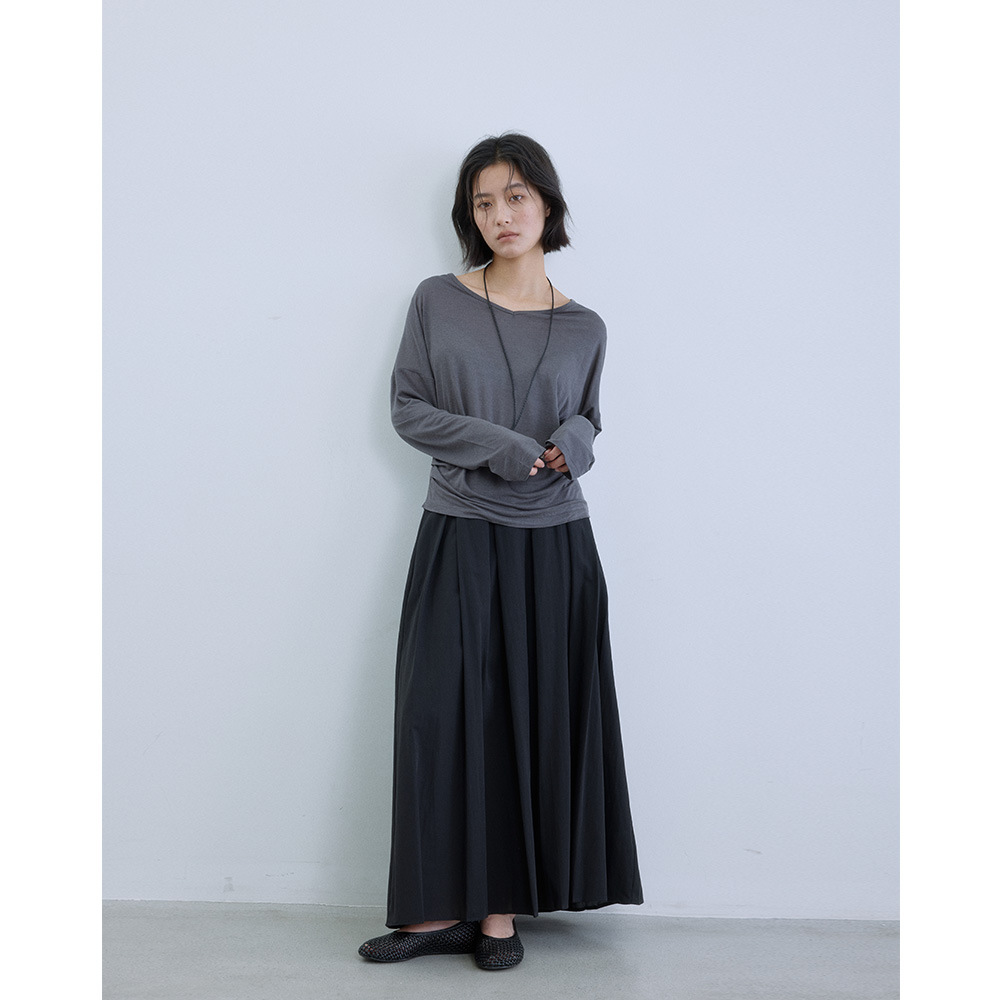 きれいめカジュアル タックデザインロング丈フレアスカート