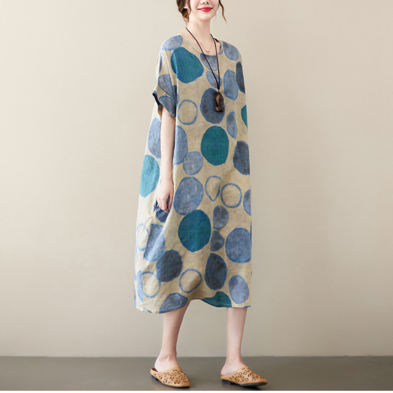 きれいめカジュアル 水玉模様のゆったりリラックス半袖ワンピース