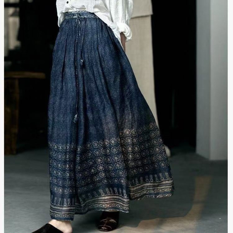 きれいめカジュアル 裾刺繍デザインふんわりギャザーロングスカート