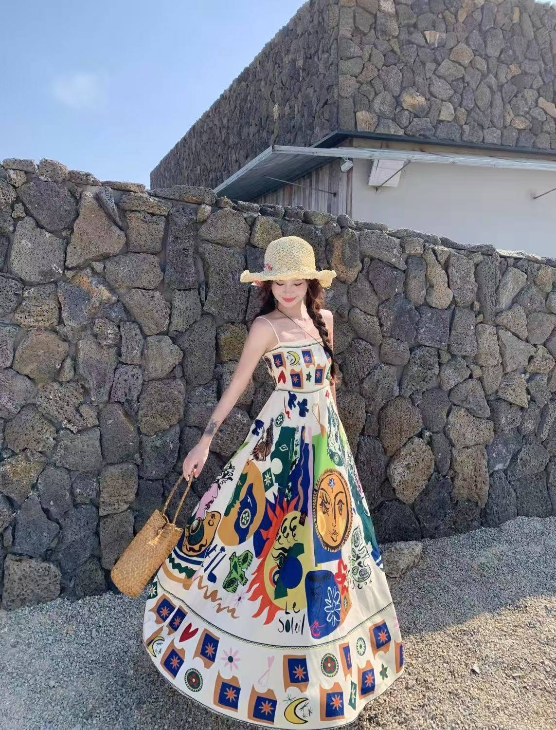 きれいめカジュアル アートプリントビスチェ風マキシ丈ワンピース