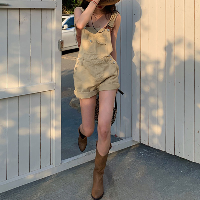 きれいめカジュアル 胸ポケット付きショート丈デニムサロペット