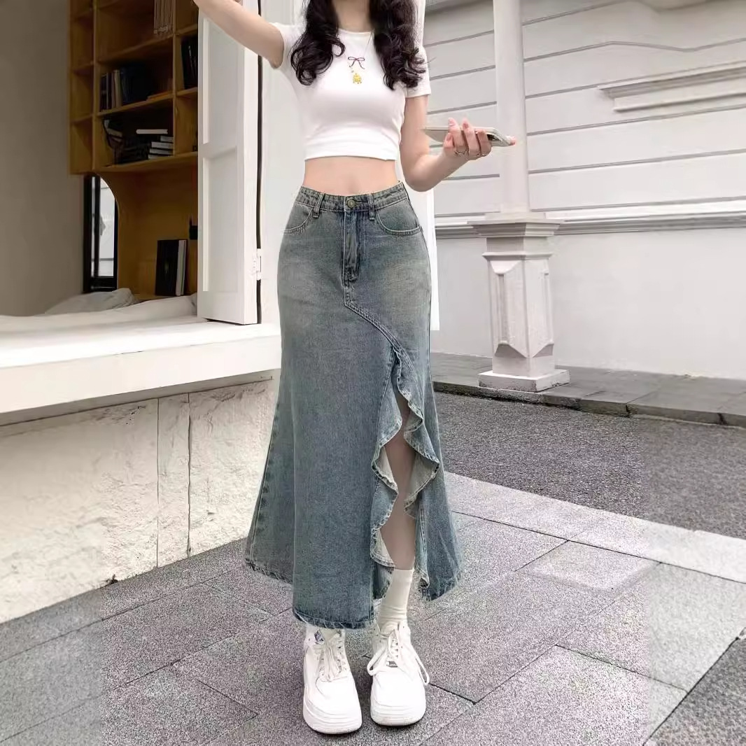 きれいめカジュアル フリルスリットマキシデニムスカート