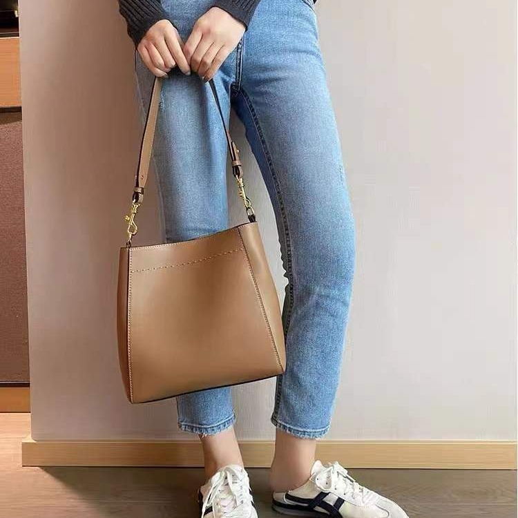 https://fulmo-img-server.com/gracecasual/acd3f34e-fa2d-45b9-9bab-17ef36d09ac0.jpg