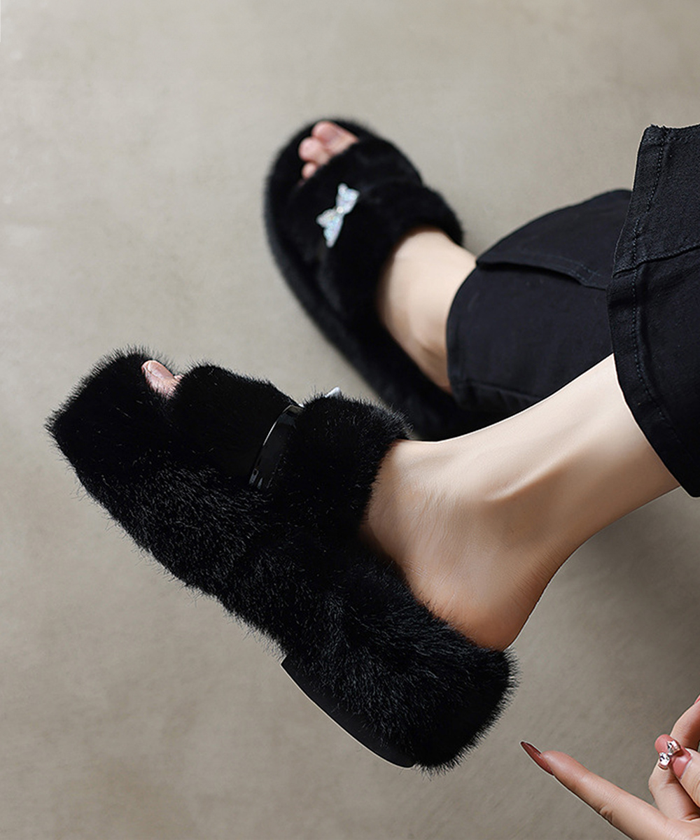 きれいめカジュアル 蝶々モチーフ もこもこファー厚底靴 冬用サンダル