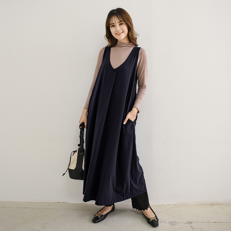 きれいめカジュアル 深めブイネックジャンパースカート風ゆったりマキシ丈ワンピース