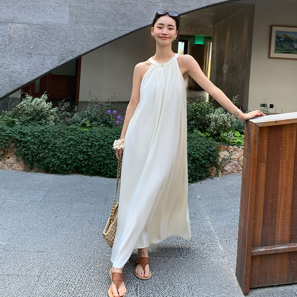 きれいめカジュアル ホルターネックギャザーロング丈ワンピース