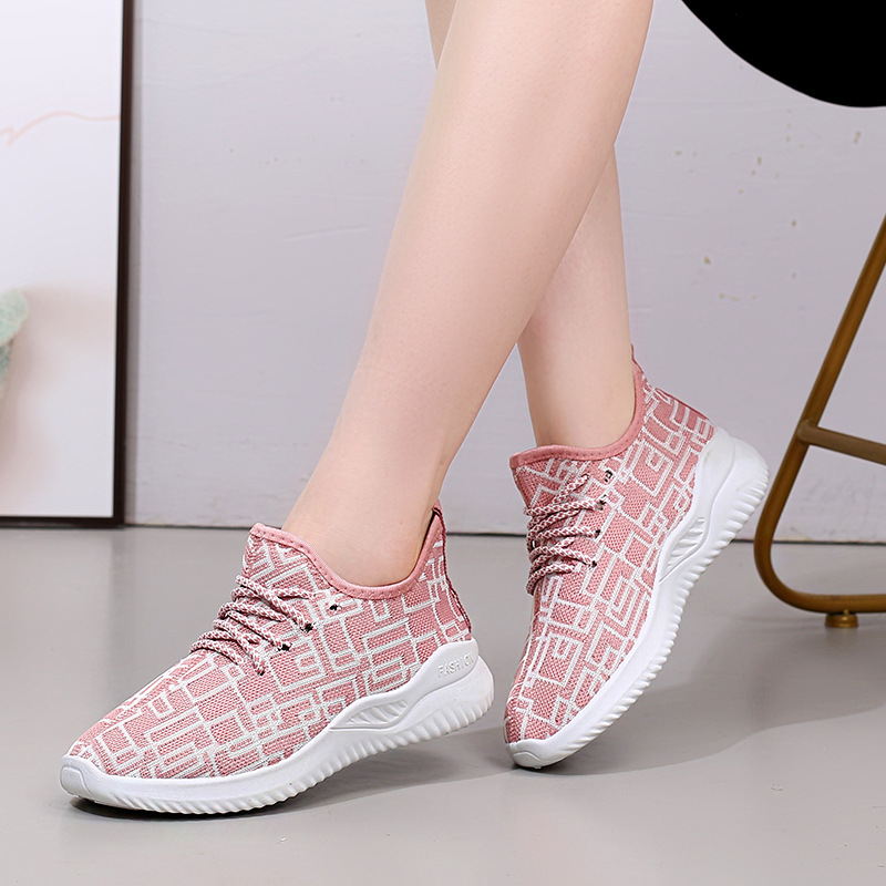 きれいめカジュアル 幾何学模様ニット素材軽量運動靴