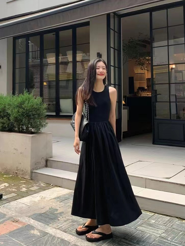 きれいめカジュアル ノースリーブギャザーフレアロングワンピース