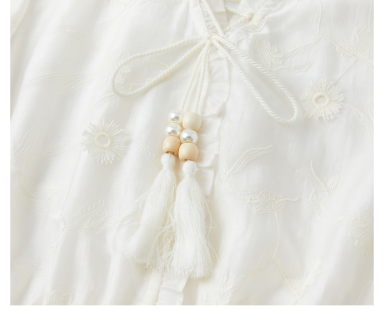 きれいめカジュアル 花刺繍レース リボン付きフレアワンピース