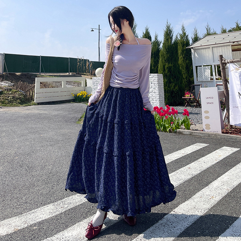 きれいめカジュアル 小花柄ティアードフレアマキシ丈スカート