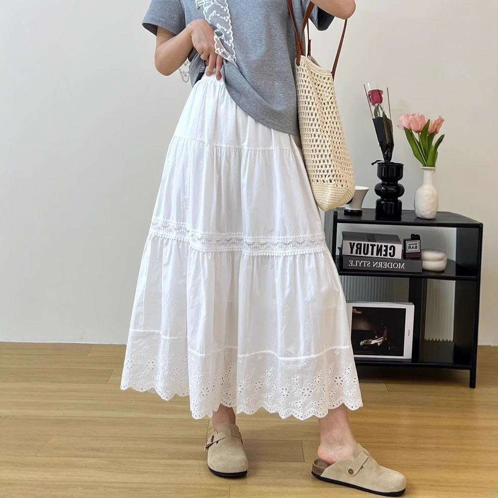 きれいめカジュアル 裾刺繍レース切替ティアードロングスカート