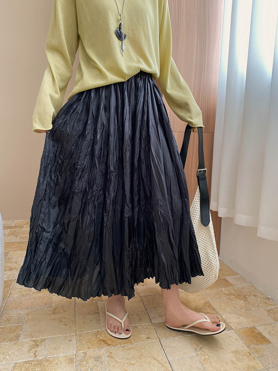 きれいめカジュアル 光沢感あふれるワッシャープリーツスカート