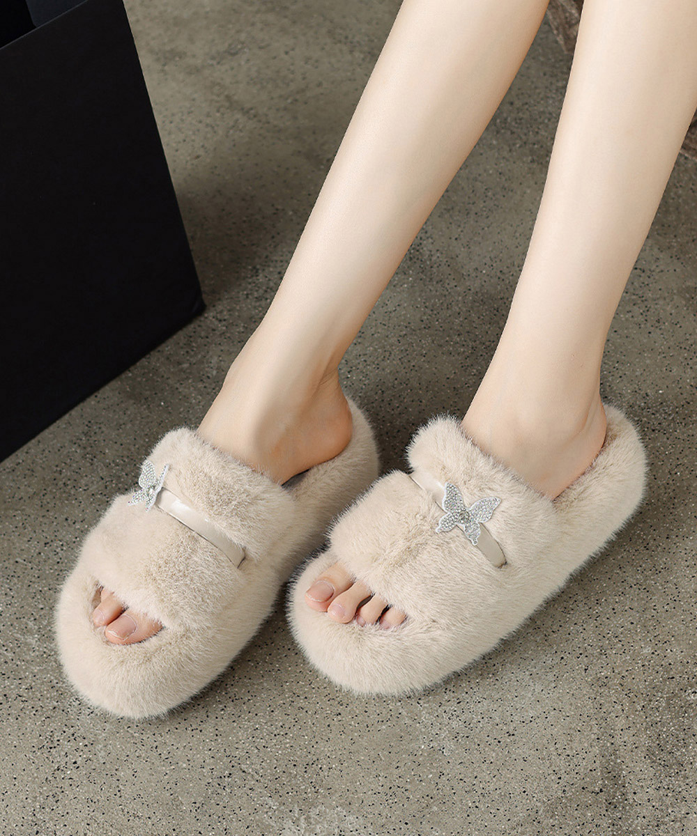 きれいめカジュアル 蝶々モチーフ もこもこファー厚底靴 冬用サンダル