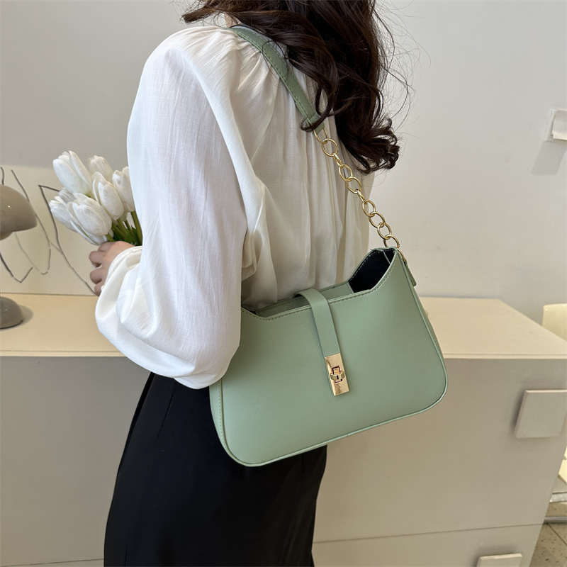 https://fulmo-img-server.com/gracecasual/d064e4c9-a15c-4709-ab60-e2ba7e4b97b8.jpg