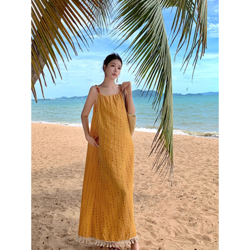 きれいめカジュアル フリル肩紐ドット刺繍タッセル付きマキシ丈ワンピース