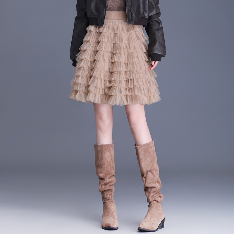 きれいめカジュアル 立体ティアードチュール膝丈スカート