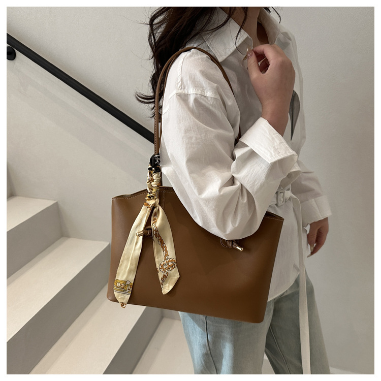 きれいめカジュアル スカーフ付きトートバッグ レディース 大容量 ハンドバッグ