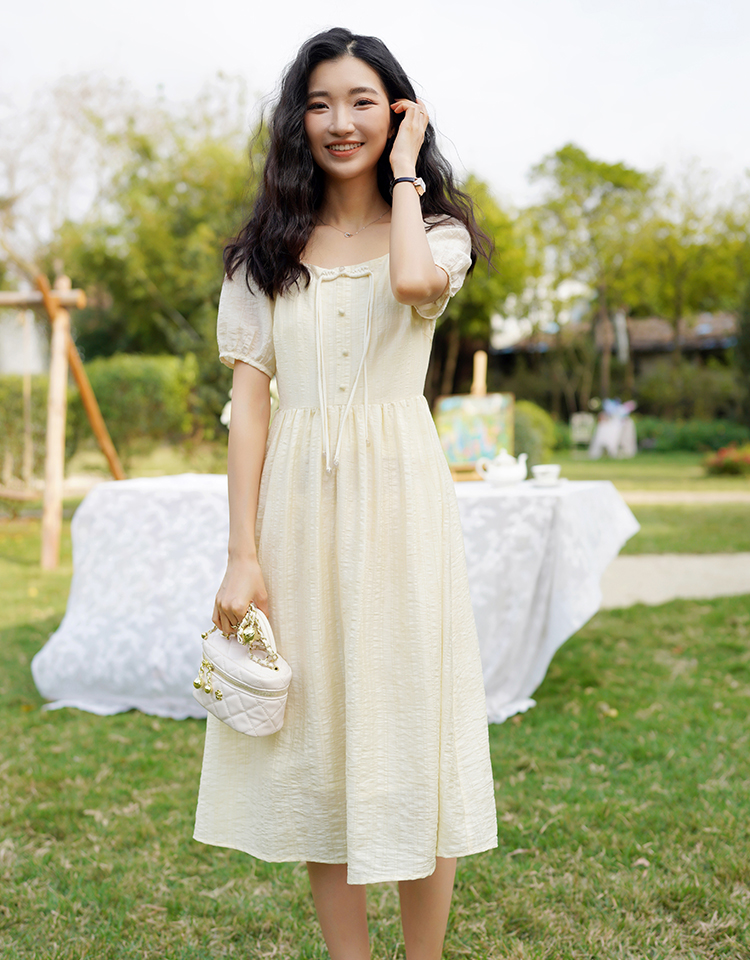 きれいめカジュアル 優美な草原リボンワンピース