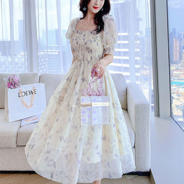 きれいめカジュアル 花柄シャーリングパフスリーブワンピース