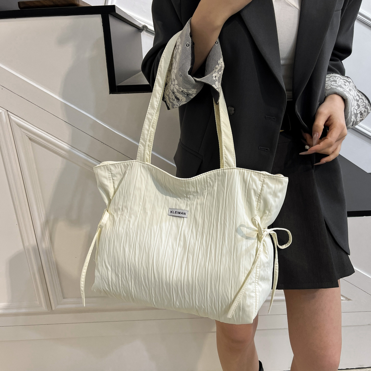 https://fulmo-img-server.com/gracecasual/f100df12-90fa-4ec2-8f63-7a1e40df7ca0.jpg