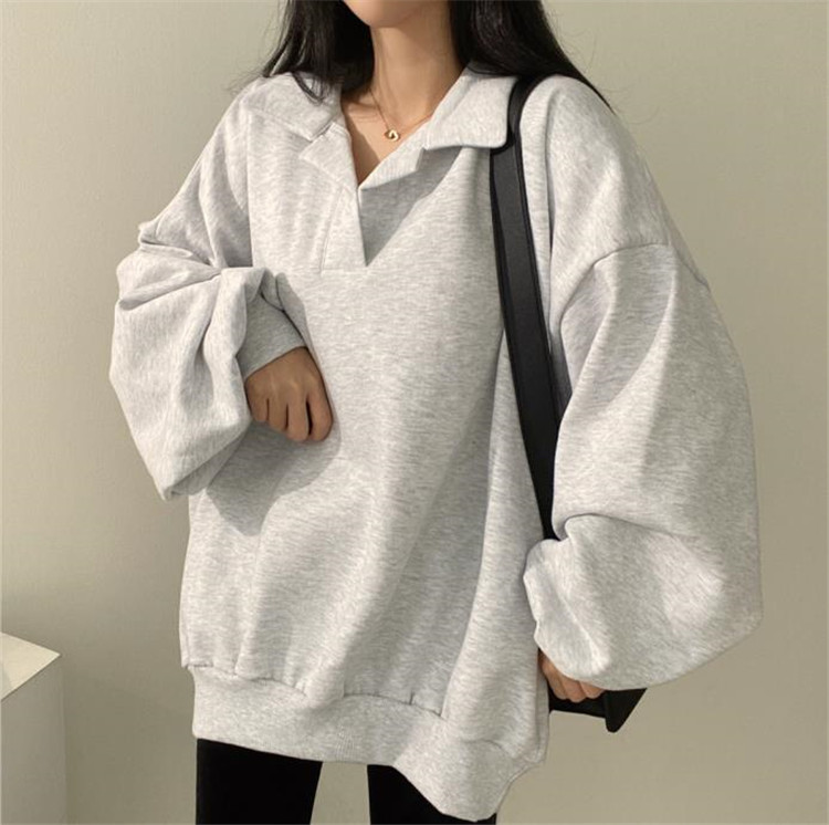 グレーファッション 春まで着れるゆったりポロ襟スウェット