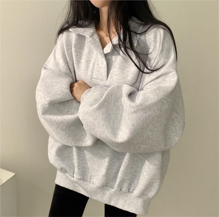 グレーファッション 春まで着れるゆったりポロ襟スウェット