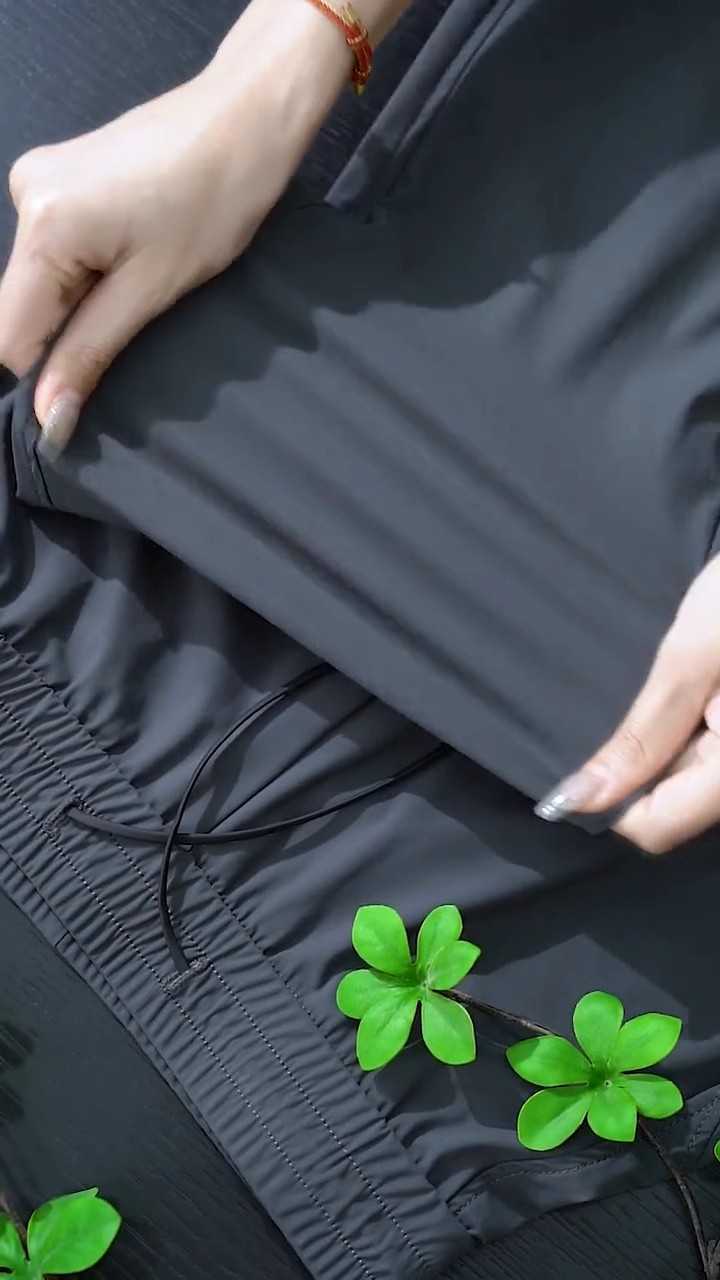 グレー パンツ すっきりシルエット美脚パンツ