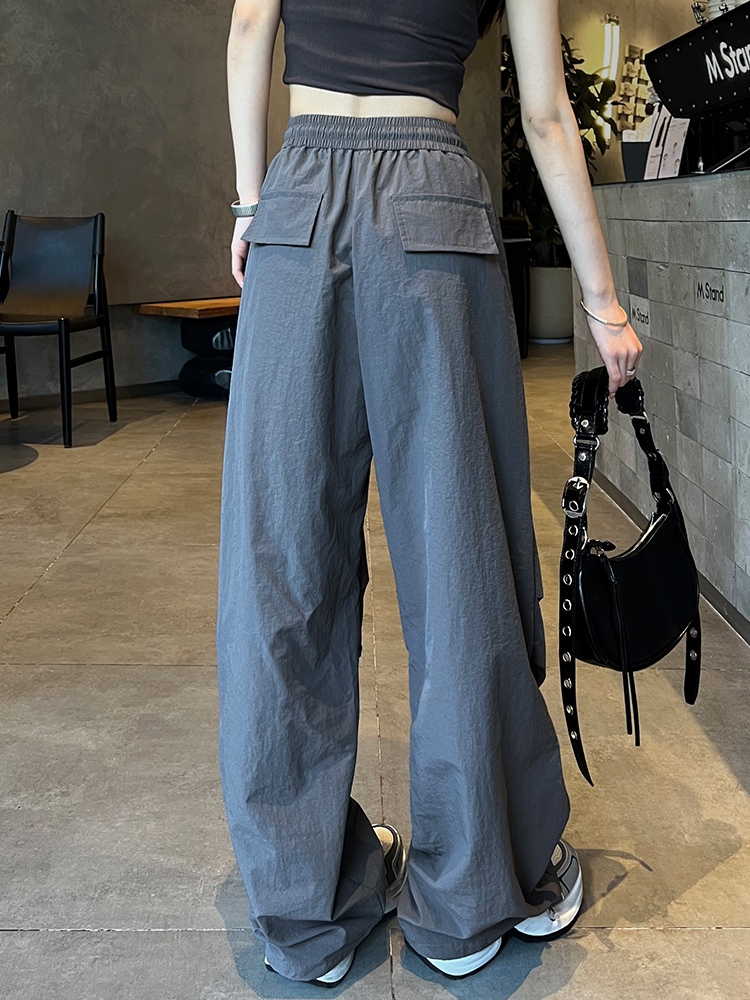 グレー パンツ ワイドシルエット実用ポケットパンツ