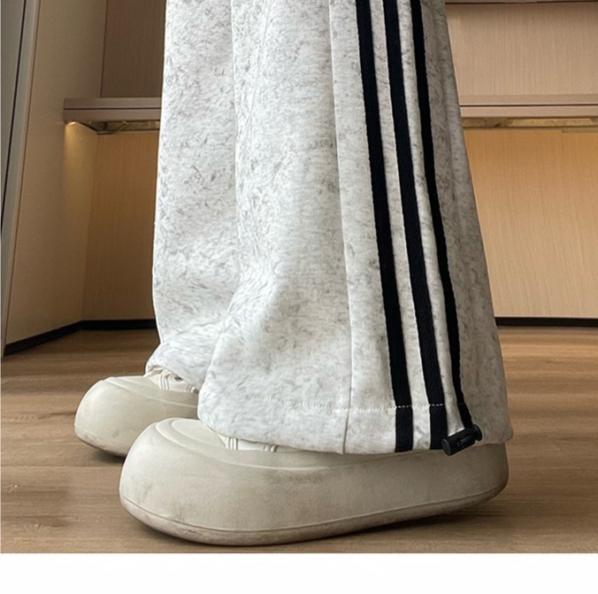 https://fulmo-img-server.com/graypants/1741858515001_gx69zjel_ixxcx4zh.jpeg