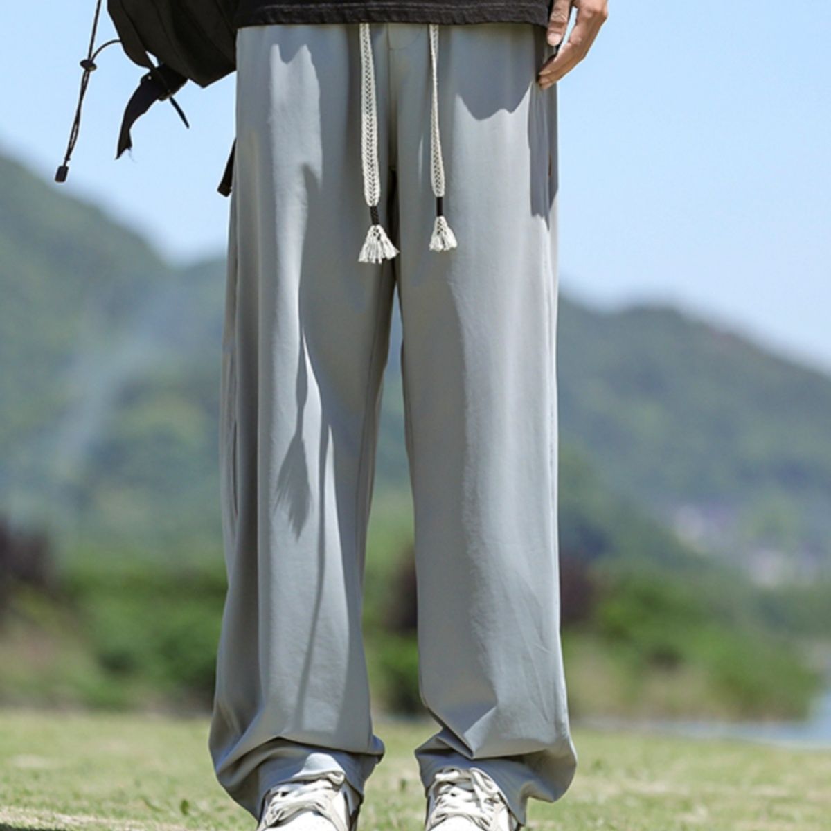 グレー パンツ タッセル付きリラックスパンツ
