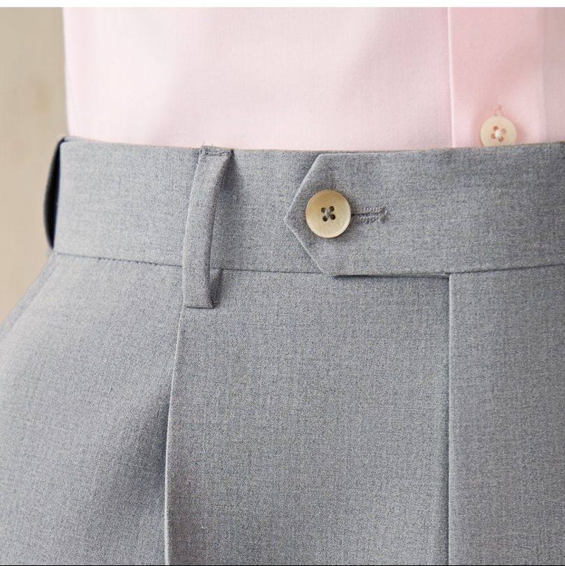 グレー パンツ  ストレッチ機能美シルエットスラックス