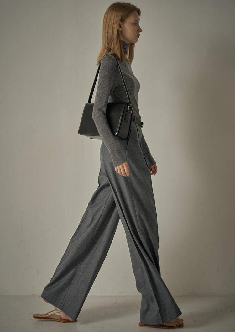 グレー パンツ センタープレス入りワイドシルエットスラックス