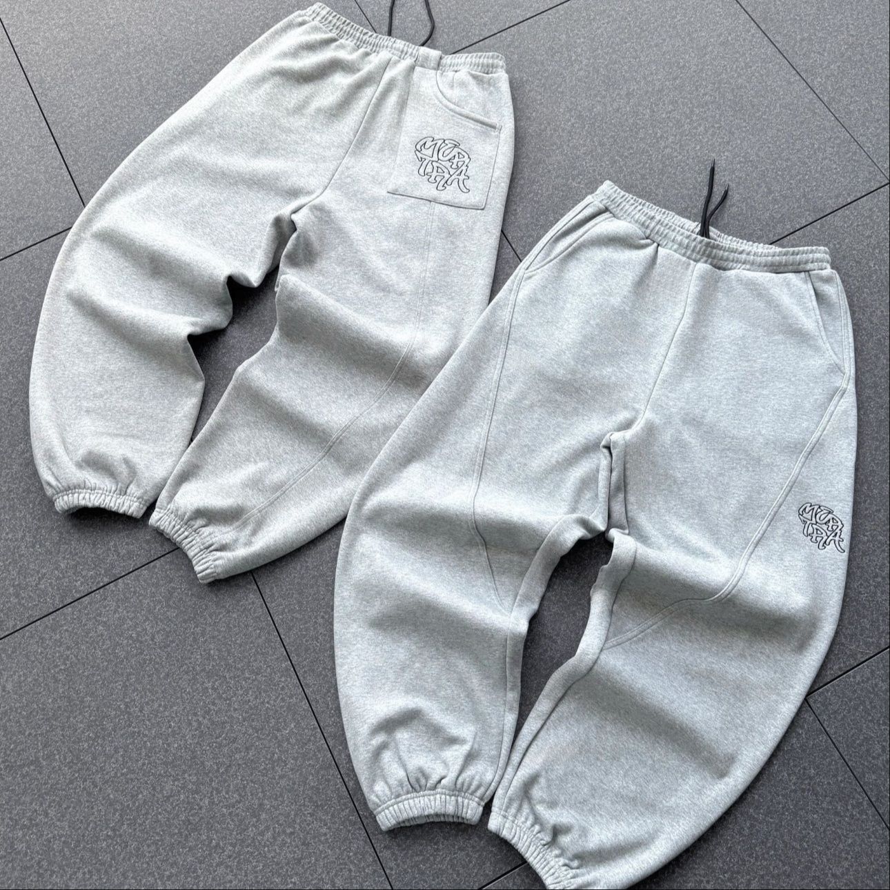 グレー パンツ 刺繍ワンポイント裏起毛ジョガースウェットパンツ