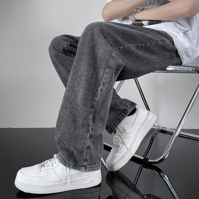 グレー パンツ ゆったりストレートシルエットデニムパンツ