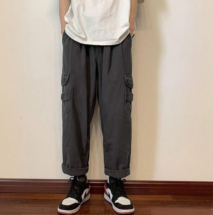 グレー パンツ ワイドシルエット大容量ポケット付きカーゴ